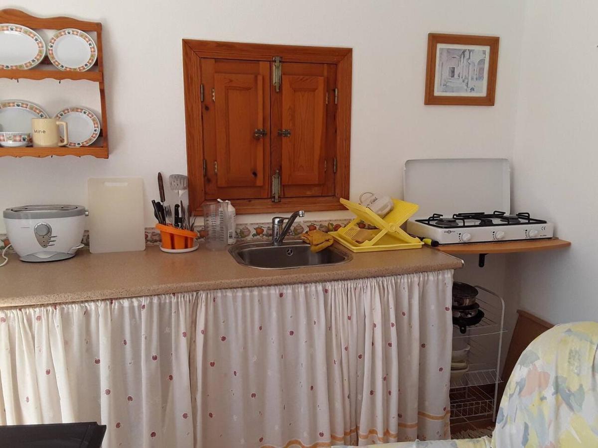 2-Bed Apartment - Sleeps 3 - Parking - Near ألبوكس المظهر الخارجي الصورة