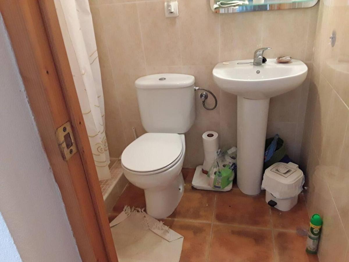 2-Bed Apartment - Sleeps 3 - Parking - Near ألبوكس المظهر الخارجي الصورة