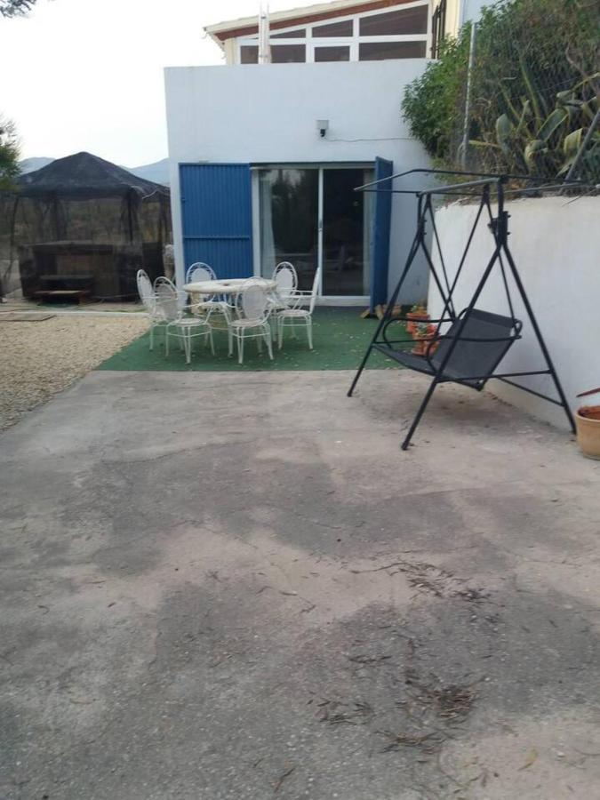 2-Bed Apartment - Sleeps 3 - Parking - Near ألبوكس المظهر الخارجي الصورة